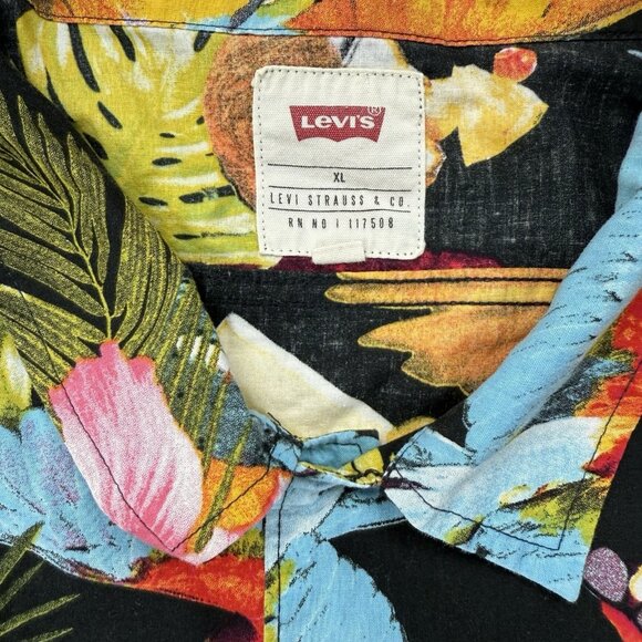 Levi's Mens XL Black Parrot Hawaiian Colorful Short Sleeve Shirt - Picture 4 of 6